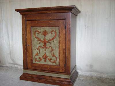 credenza a un'anta